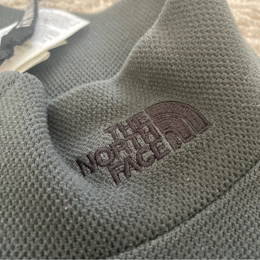 The North Face Pullover Men’s Large Gray 1/4 Zip Fleece Hiking Outdoors Logo
